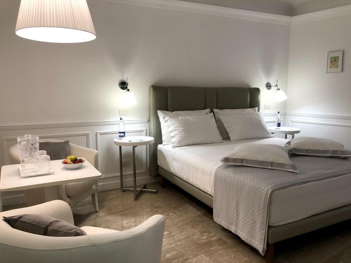 Piazza Posta Dimora Di Charme Hotel โปรชิดา ภายนอก รูปภาพ