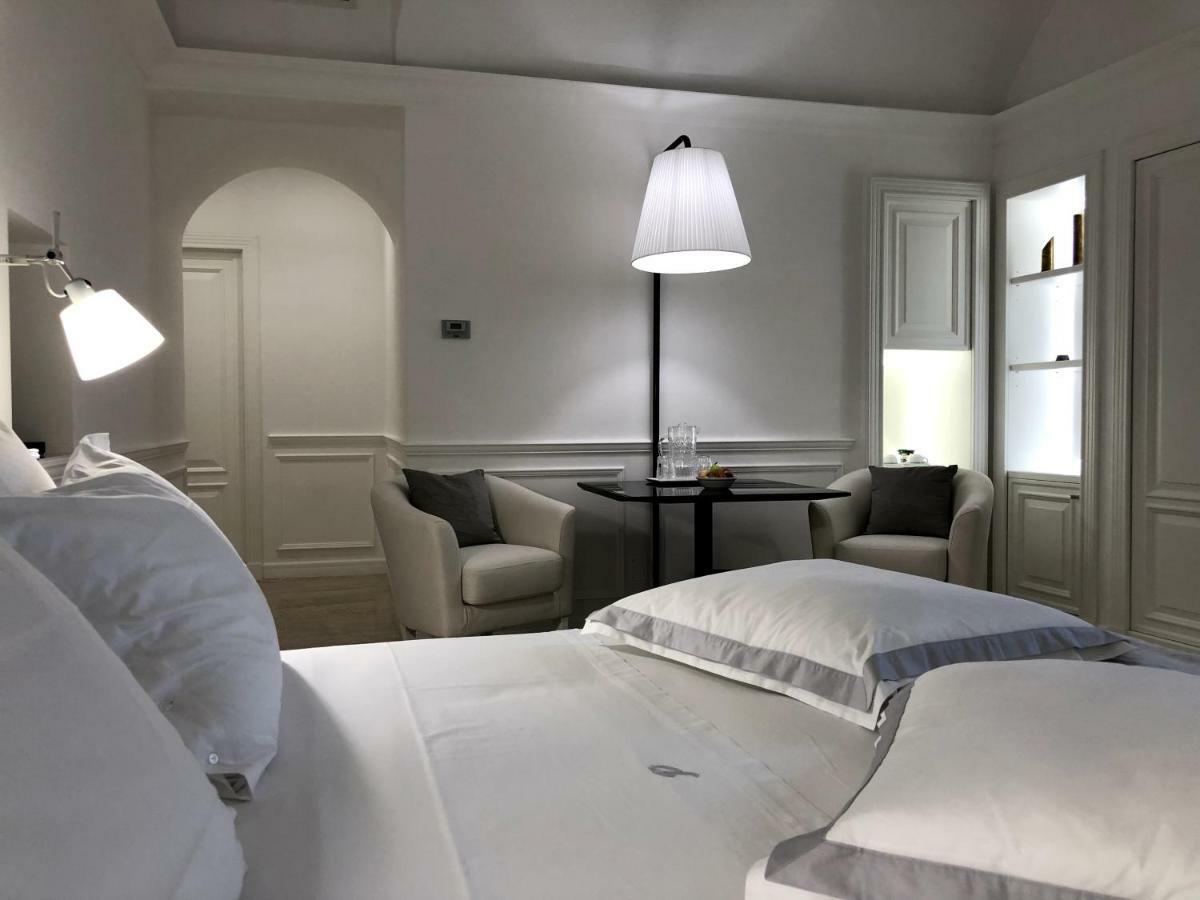 Piazza Posta Dimora Di Charme Hotel โปรชิดา ภายนอก รูปภาพ