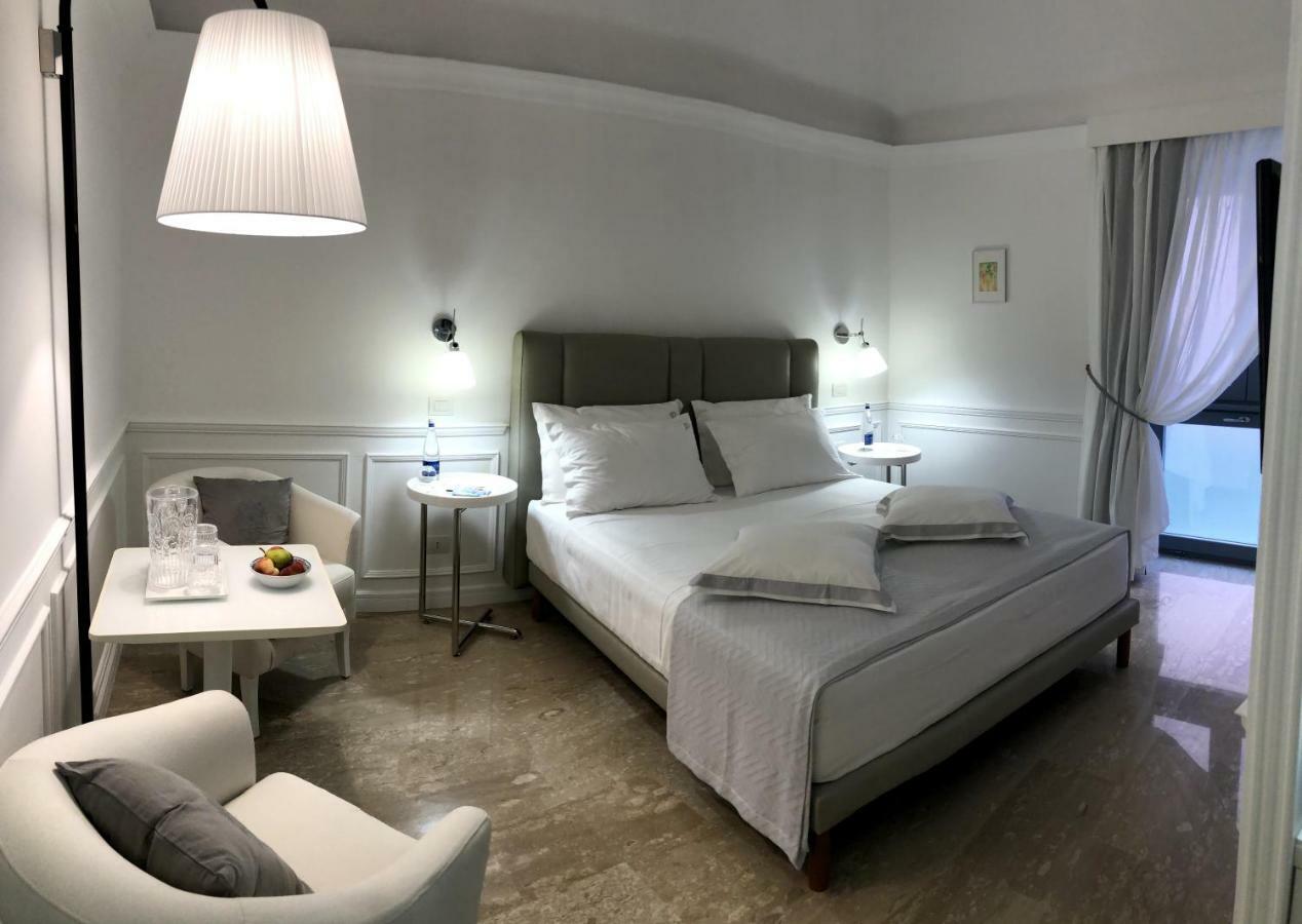 Piazza Posta Dimora Di Charme Hotel โปรชิดา ภายนอก รูปภาพ